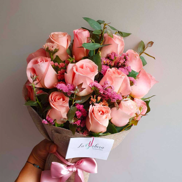 Ramo de 15 rosas rosadas